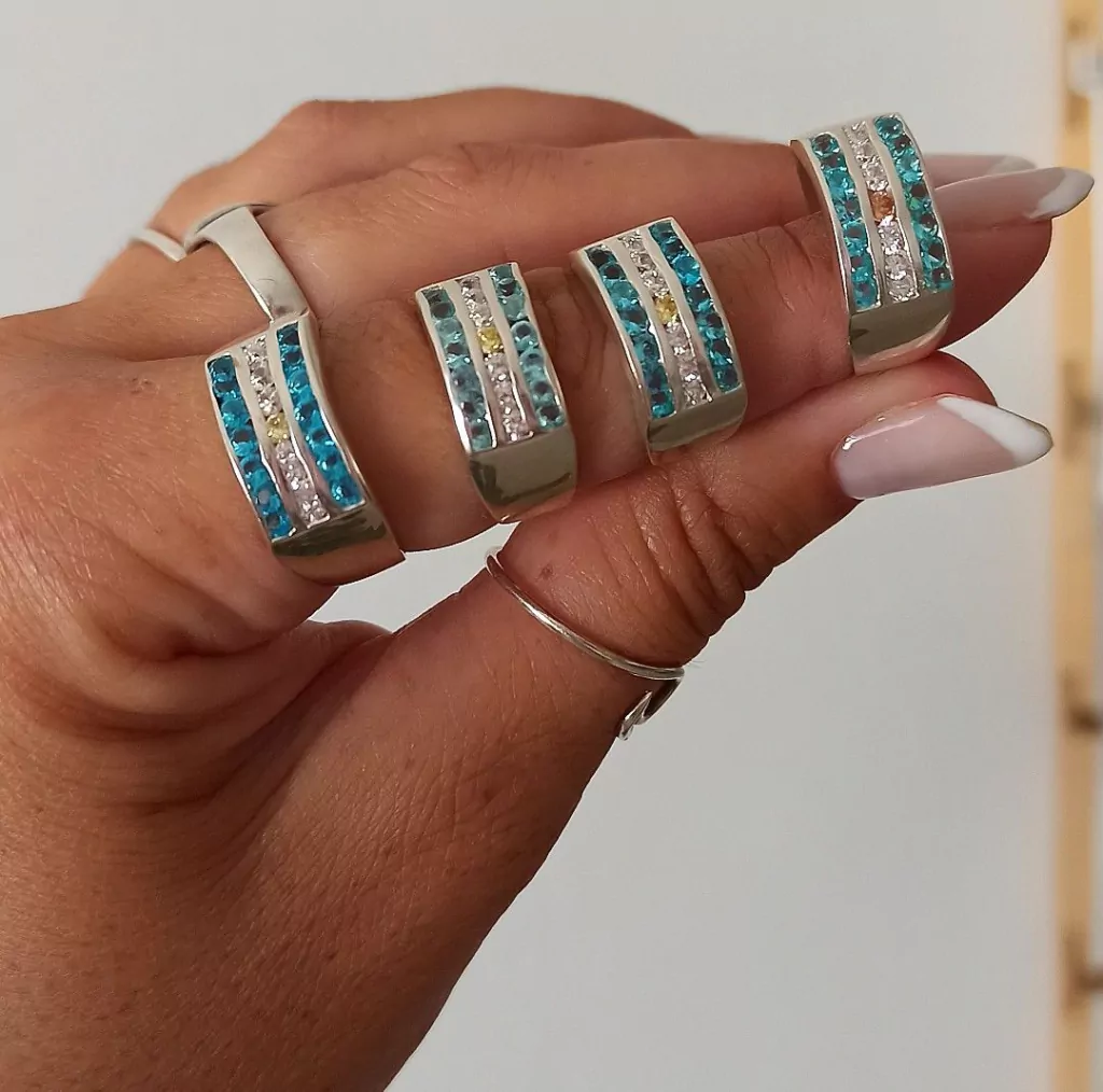 Anillo Bandera/Plata925/Cubic blanco celeste y amarillito en el centro