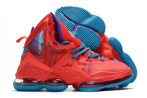 Tênis Nike LeBron 19