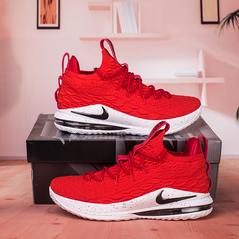 Tênis Nike LeBron 15 Low