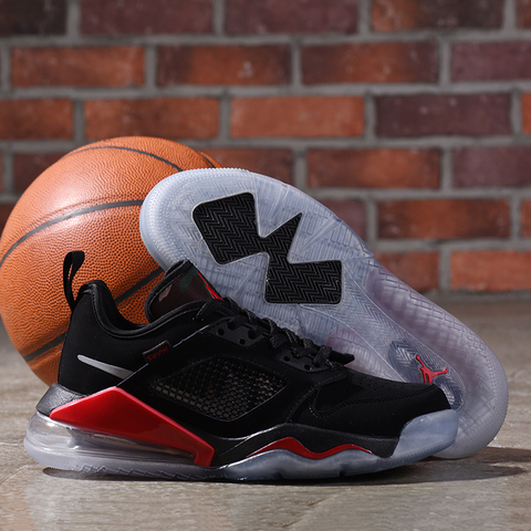 Tênis Nike Air Jordan Mars 270 Low Bred