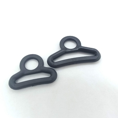 TRIANGULO PERCHA PLASTICO pase 30 X 4 UNIDADES