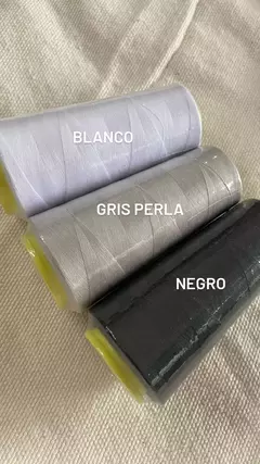 CONOS DE HILO DE POLYESTER 2000 YARDAS - tienda online