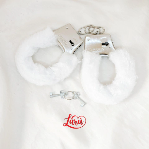 ALGEMA EM METAL COM PELÚCIA BRANCA - comprar online