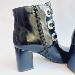 BOTAS TACHAS SARKANY