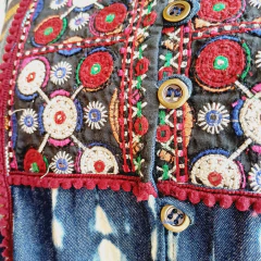 CHAQUETA BATIK BORDADA B.H. - tienda online