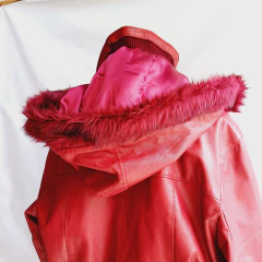 PARKA CAPUCHA CUERO MAGGIE Y JO