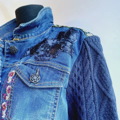 CAMPERA DE JEAN BORDADA DESIGUAL - Feria La Polilla