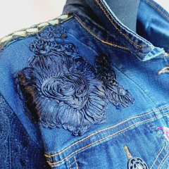 CAMPERA DE JEAN BORDADA DESIGUAL