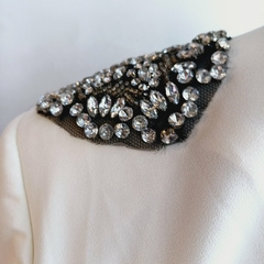 BLAZER CON PIEDRAS DELAOSTIA en internet