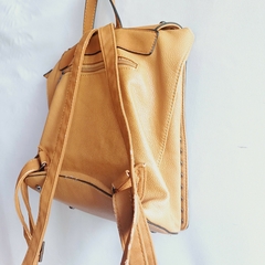 Imagen de MOCHILA TACHAS AMPHORA
