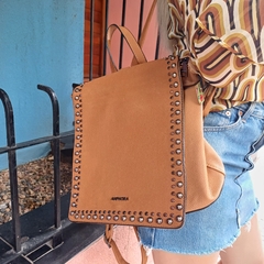 MOCHILA TACHAS AMPHORA - comprar online