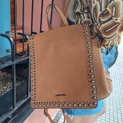 MOCHILA TACHAS AMPHORA en internet