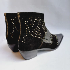 BOTINETAS TACHAS SOFI CHIC - tienda online