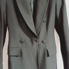 BLAZER ENTALLADO C/HOMBRERAS CRUZADO ZARA en internet