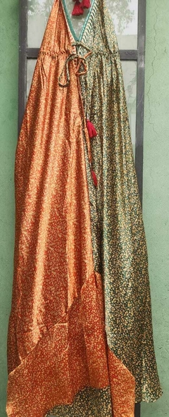 Imagen de VESTIDO SOLERO DAYA CON ESPALDA DESCUBIERTA VERDE ROJO DORADITO