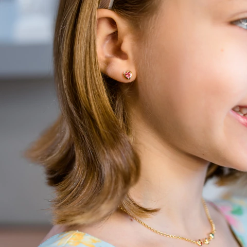 Brinco Infantil Coração de Zirconia Rosa em Banho Ouro 18K