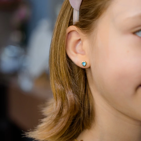 Brinco Infantil Coração de Zirconia Azul em Banho Ouro 18K