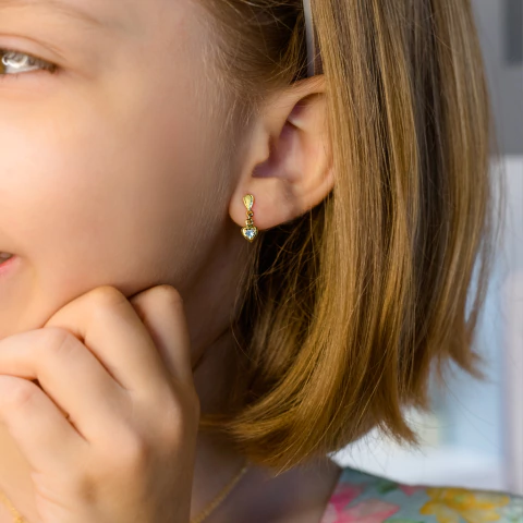 Brinco Infantil Gota com Coração de Zirconia Cristal em Banho Ouro 18K