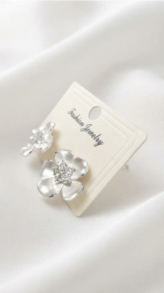 Aros Pasantes Flor Nacarada Blanca - 20mm - Acero Blanco Premium - comprar online