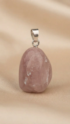 Dije Cuarzo Rojo Natural (1.5cm a 2cm aprox) Plata en internet