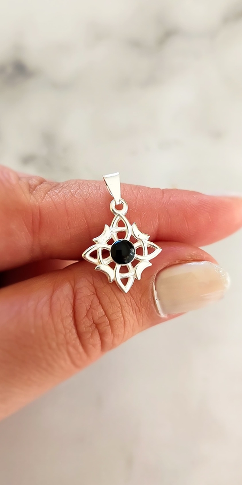 Dije de plata Nudo de Bruja 2cm Negro - comprar online