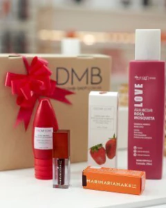 Contorno de ojos en crema de Frutilla de Max Love - DMB