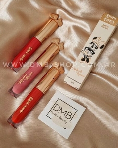 Labial liquido matte BOWTIFUL de MINNIE MOUSE x BRUNA TAVARES (edición limitada) en internet