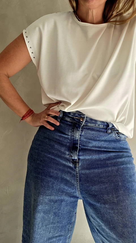 Remera basica morley con tachas blanco