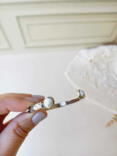 Imagem do BRACELETE EM PRATA ENVELHECIDA PEDRA HOWLITA BRANCA