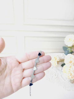 PULSEIRA AÇO INOX CORAÇÕES EM MADREPÉROLA E ONIX - Cordão de Luz Joias Finas