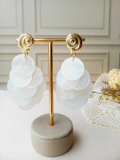 BRINCO CASCATA EM DISCOS DE MADREPÉROLAS