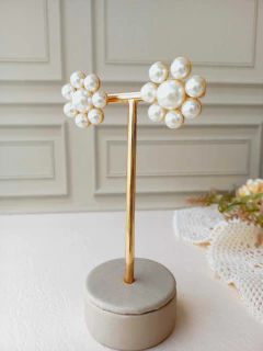 Imagem do BRINCO MAX ESTRUTURADO EM PEROLAS