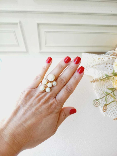 ANEL AJUSTÁVEL ESTRUTURADO EM PEROLAS - comprar online