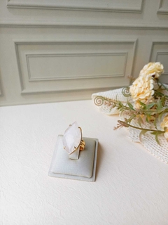 ANEL AJUSTÁVEL NAVETE GARRA PEDRA NATURAL QUARTZO ROSA FACETADA - comprar online