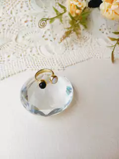 ANEL AJUSTÁVEL DUPLA PEDRA NATURAL ONIX E MADREPEROLA - comprar online