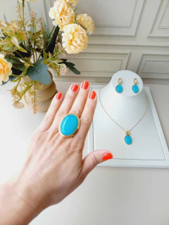 ANEL GRANDE OVAL COM PEDRA NATURAL AGATA AZUL CÉU - loja online