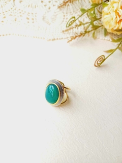 ANEL OVAL AJUSTÁVEL COM APLICAÇÕES DE RODIO BRANCO PEDRA NATURAL AGATHA VERDE