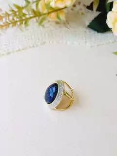 ANEL OVAL AJUSTÁVEL COM APLICAÇÕES DE RÓDIO BRANCO PEDRA NATURAL ESTRELA - comprar online