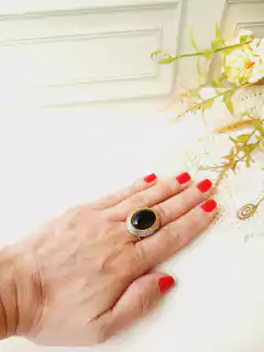 ANEL OVAL AJUSTÁVEL COM APLICAÇÕES DE RÓDIO BRANCO PEDRA NATURAL OBSIDIANA - loja online