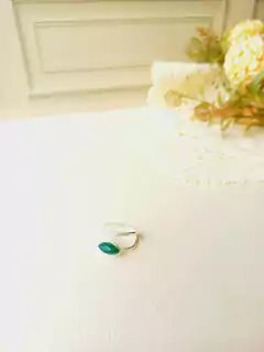 ANEL NAVETE EM PRATA 925 COM PEDRA NATURAL AGATA VERDE - loja online