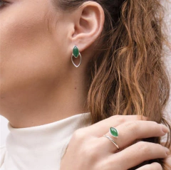 ANEL NAVETE EM PRATA 925 COM PEDRA NATURAL AGATA VERDE - comprar online