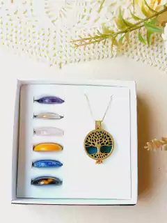 COLAR RELICÁRIO CÁPSULA ÁRVORE DA VIDA COM 7 PEDRAS NATURAIS - Cordão de Luz Joias Finas