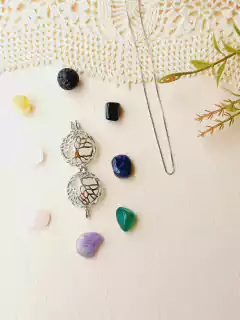 COLAR CHAMADOR DE ANJO E DIFUSOR AROMATICO BANHO RÓDIO ARVORE DA VIDA 7 PEDRAS NATURAIS na internet