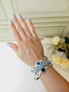 BRACELETE EM AÇO INOX COM A PEDRA NATURAL ONIX na internet
