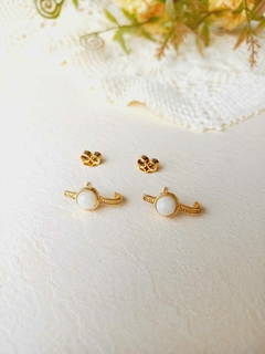 Imagem do BRINCO EAR HOOK COM PEDRA NATURAL RUTILO