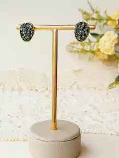 BRINCO ORGANICO PEDRA NATURAL PIRITA - Cordão de Luz Joias Finas