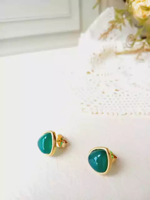 BRINCO GOTA COM PEDRA NATURAL AGATHA VERDE