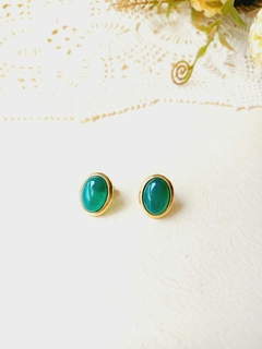 BRINCO OVAL COM PEDRA NATURAL AGATHA VERDE - Cordão de Luz Joias Finas