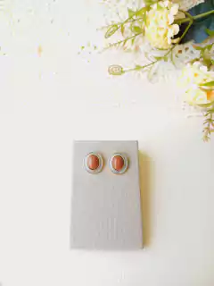 Imagem do BRINCO OVAL COM APLICAÇÕES EM RÓDIO BRANCO PEDRA NATURAL DO SOL