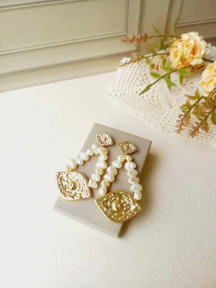 MAX BRINCO OLHO GREGO COM PÉROLAS DE ÁGUA DOCE - Cordão de Luz Joias Finas